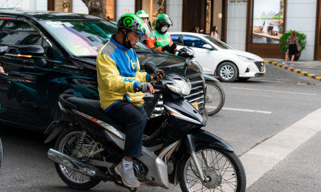 Xe ôm công nghệ, shipper tìm phương án chuyển đổi xe điện