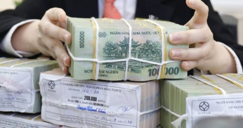 Lãi suất tiết kiệm tăng mạnh , tiền từ chứng khoán có chảy qua gửi tiết kiệm?