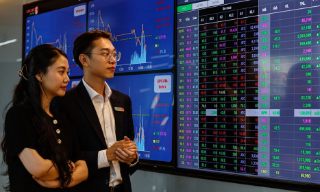 JP Morgan: VN-Index có thể đạt mốc 2.200 điểm năm sau