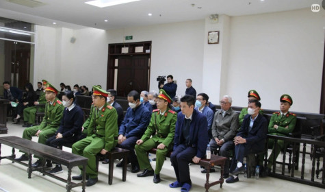 Phúc thẩm vụ Phúc Sơn: Cựu Chủ tịch UBND tỉnh Vĩnh Phúc Phùng Quang Hùng vắng mặt do bị đột quỵ