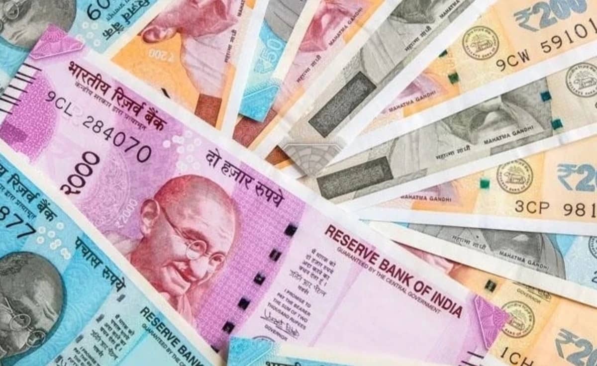 Đồng rupee rơi xuống đáy lịch sử: Ngân hàng Dự trữ Ấn Độ lập tức can thiệp