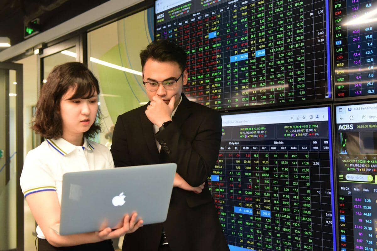 Sau đợt IPO rầm rộ, tưởng toàn 'bom tấn' lên sàn hóa ra... 'bom xịt'