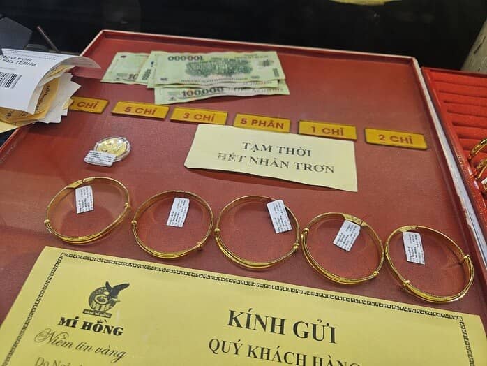 Sáng 18-12, giá vàng nhẫn bất ngờ giảm