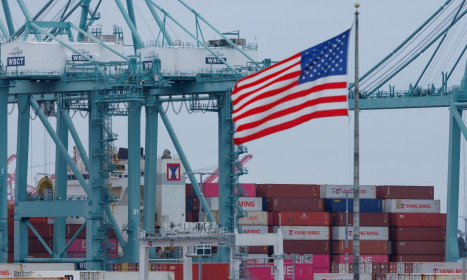 Thuế nhập khẩu chi phối kinh tế toàn cầu năm 2025