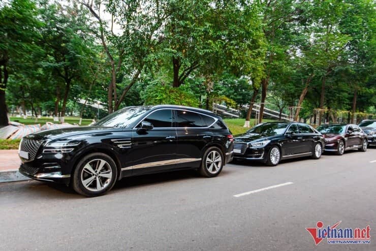 Dàn siêu xe trăm tỷ trong đám cưới của con gái doanh nhân ngành ô tô