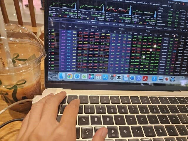 Chứng khoán trở lại mốc 1.700 điểm, dự báo mới nhất cho tuần tới