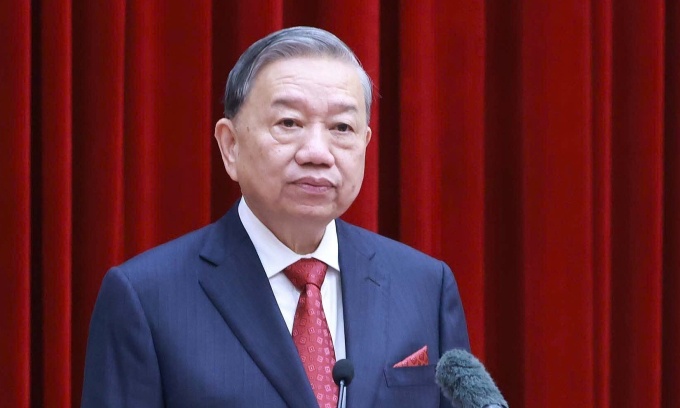 Trung ương thông qua nhân sự giới thiệu vào Bộ Chính trị khóa 14