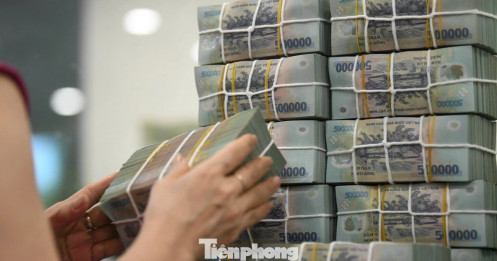 Lãi suất huy động tăng mạnh có đáng lo?