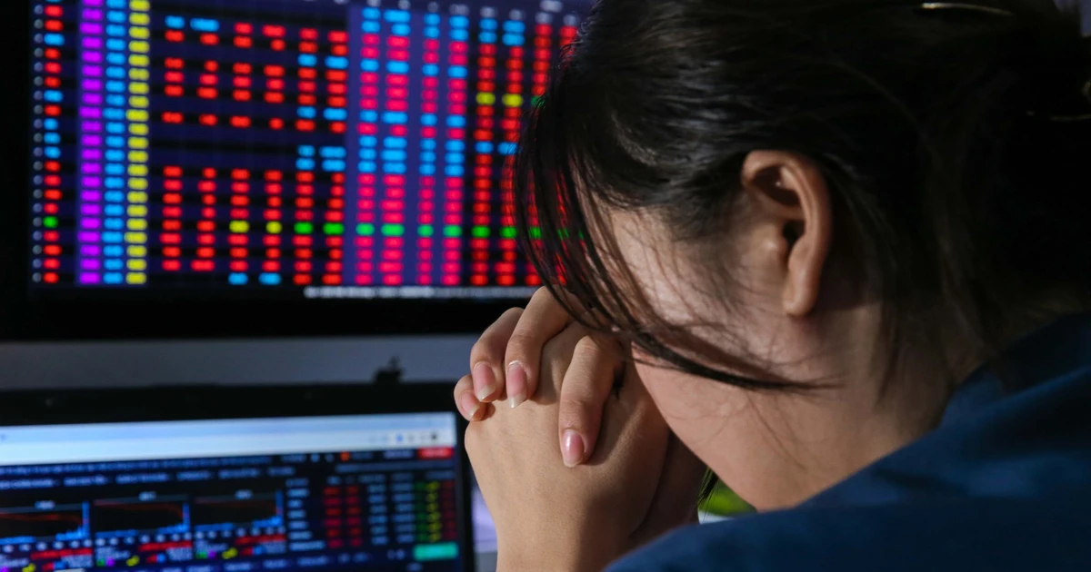 Chứng khoán lập đỉnh lịch sử, nhà đầu tư vẫn ‘kém vui’