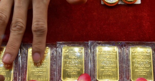 Sáng 23-12, giá vàng miếng SJC chạm mức 159 triệu đồng/lượng