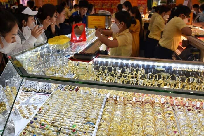 Giá vàng hôm nay 24-12: Giá vàng thế giới tăng rất mạnh