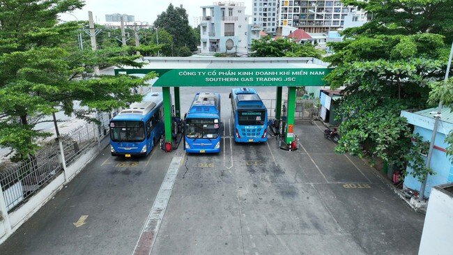 Gần 500 xe buýt TPHCM có thể ngừng hoạt động vì thiếu khí, Bộ Công Thương yêu cầu báo cáo