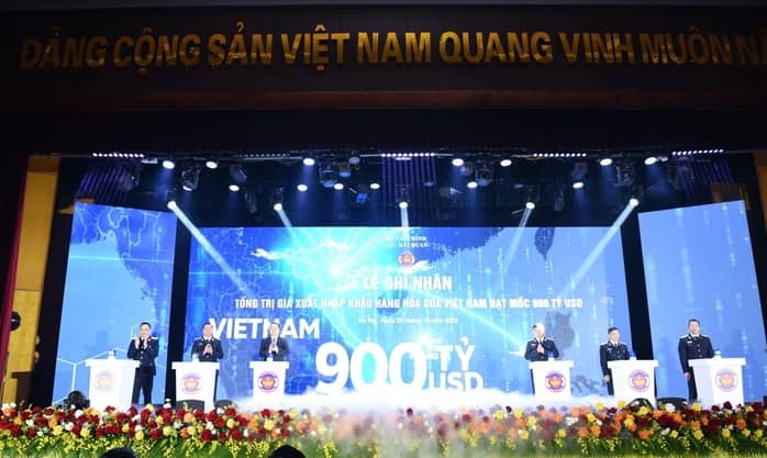 Xuất nhập khẩu Việt Nam lập kỷ lục 900 tỉ USD, thị trường Trung Quốc và Mỹ dẫn đầu