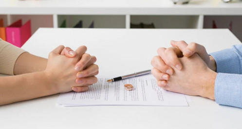 Đề xuất mở rộng quyền của người chồng khi phát hiện vợ mang thai với người khác