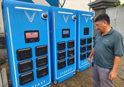 Xe máy điện chờ 'cứu cánh' từ đề xuất 20.000 tủ đổi pin