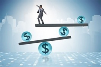 Dòng tiền phân hóa ở nhóm bất động sản và chứng khoán, rút khỏi cổ phiếu nhựa