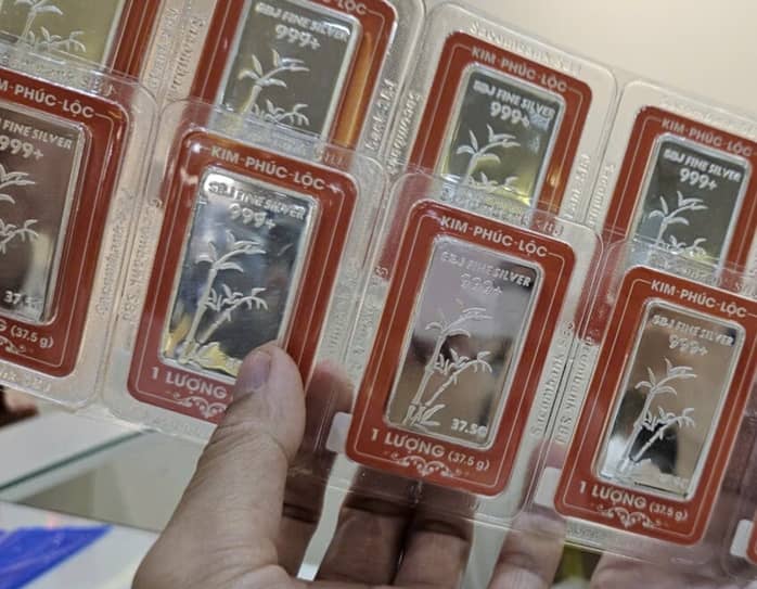 Giá bạc hôm nay 29/12: Rớt thẳng đứng, chuyên gia cảnh báo rủi ro