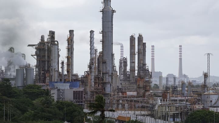 Thị trường dầu sẽ ra sao sau cú sốc ở Venezuela?