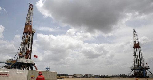 Hàng tỷ đô la Mỹ cũng khó vực dậy nhanh ngành dầu mỏ Venezuela