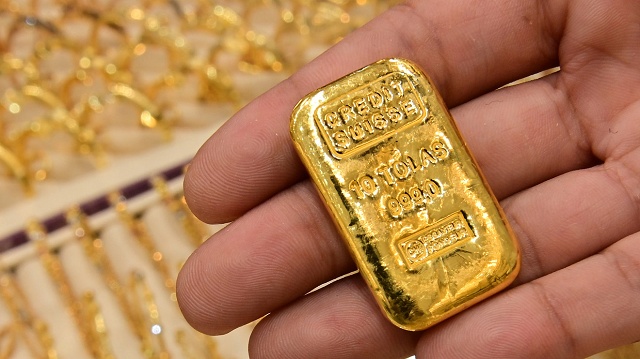 Giá vàng tăng gần 2%, bạc vọt hơn 5% sau cú sốc ở Venezuela
