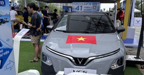 VinFast của tỉ phú Phạm Nhật Vượng công bố chính sách bán xe điện giá "0 đồng"