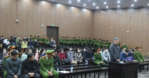 Người hối lộ khai bị cựu Cục trưởng Trần Việt Nga 'ngâm' hồ sơ, bắt bổ sung 6 lần