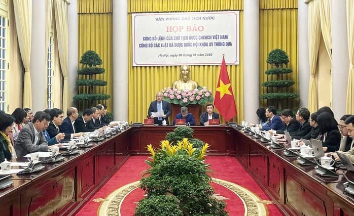 Ngày 6-1, tại Phủ Chủ tịch, Văn phòng Chủ tịch nước tổ chức họp báo công bố Lệnh của Chủ tịch nước công  ...