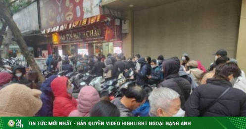 Giá vàng hôm nay mới nhất (6/1) tăng mạnh: Người mua xếp hàng từ sáng sớm, nhà vàng mở bán 30 phút đã hết hàng