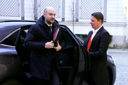 Pháp bàn với đồng minh kế hoạch đối phó nếu Mỹ thực hiện lời đe dọa với Greenland