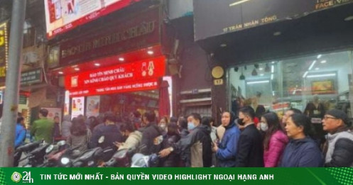 Giá vàng hôm nay mới nhất (7/1) tăng lên 159 triệu/lượng: Nhà vàng "bất ngờ" bán không giới hạn, 12 ngày sau nhận hàng