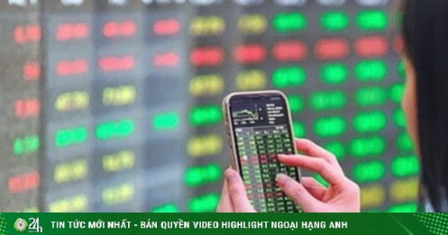 Chứng khoán lập đỉnh lịch sử, nhà đầu tư nên làm gì?