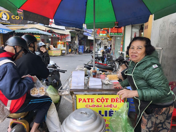 Cửa hàng Pate Cột Đèn truyền thống lao đao vì đồ hộp trùng tên