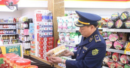 Lập 7 đoàn truy quét hàng giả, "thổi giá" dịp Tết Bính Ngọ 2026