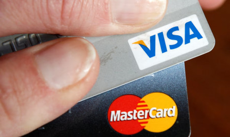 Ông Trump kêu gọi các hãng thẻ tín dụng giảm lãi suất từ 20% về 10%