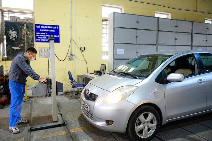 Ô tô rớt kiểm định: Tốn tiền, tốn sức!
