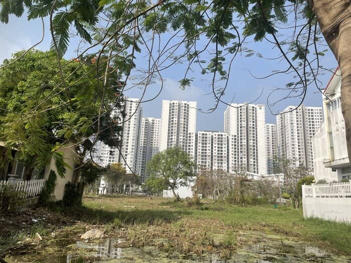 Ba lý do khiến cổ phiếu bất động sản bị “đạp” mạnh