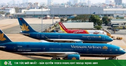 Mua vé máy bay Tết tốn cả tháng lương, nhiều người đổi ý 'xuân này không về'