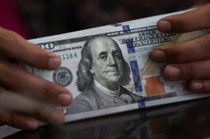 Đồng USD suy yếu giữa nỗi lo về Fed