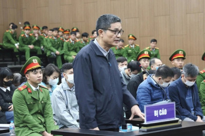 Chỉ đạo nhận hối lộ 107 tỷ đồng, 2 cựu Cục trưởng Cục An toàn thực phẩm lĩnh tổng cộng 35 năm tù