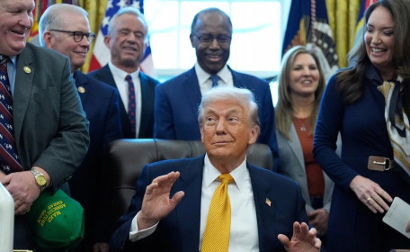 Tổng thống Mỹ Trump điện đàm với quyền Tổng thống Venezuela