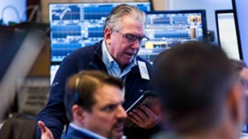 Dow Jones "bốc hơi" gần 900 điểm, S&P 500 mất 2% trong phiên tồi tệ nhất kể từ tháng 10