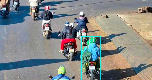 Vụ cướp ngân hàng táo tợn ở Gia Lai: Công an rà soát đơn hàng 'áo khoác và mũ bảo hiểm in chữ Grap'