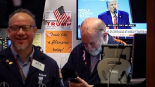 Dow Jones vọt gần 600 điểm khi ông Trump hủy áp thuế với châu Âu