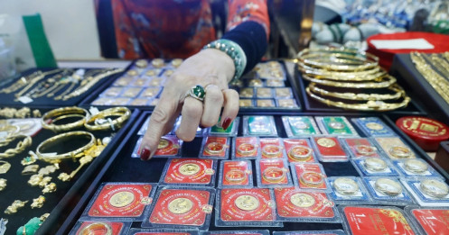 Giá vàng đột ngột giảm mạnh