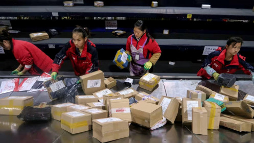 Thương mại Trung Quốc: Sau mức thặng dư kỷ lục là gì?