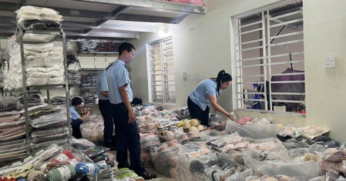 Gia Lai: Tạm giữ gần 1.000 sản phẩm nghi giả mạo nhãn hiệu Lacoste, Nike