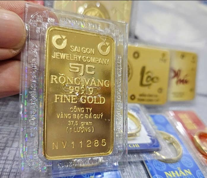 Sáng 23-1, giá vàng vượt 173 triệu đồng/lượng, giá bạc lên hơn 102 triệu đồng/kg