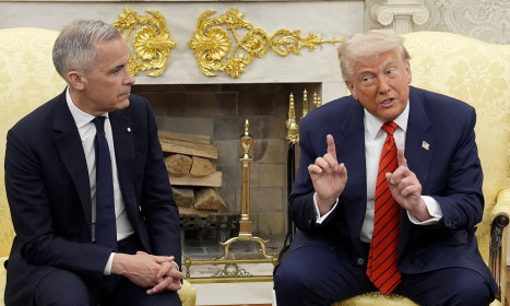 Ông Trump dọa áp thuế 100% với Canada