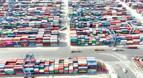 Việt Nam nhập siêu hơn 3,2 tỉ đô la trong nửa tháng đầu năm