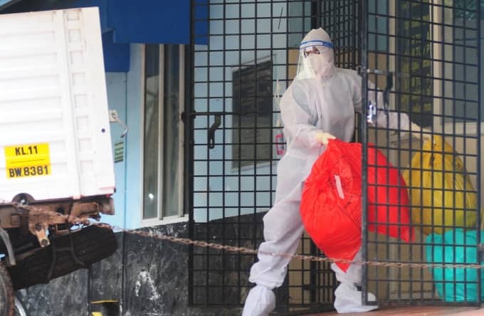Nhiều sân bay châu Á siết kiểm dịch do virus Nipah